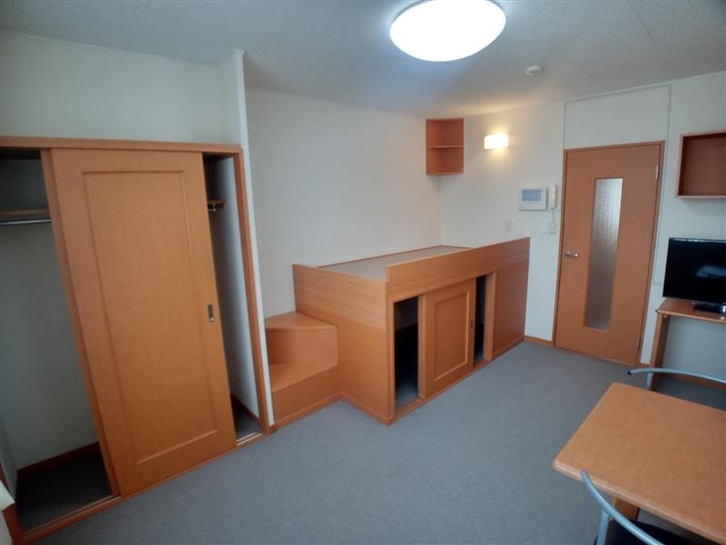 レオパレスグリーンウッド 寝室