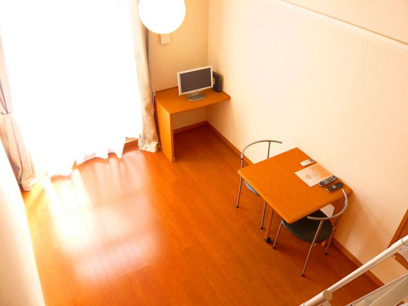 レオパレスライラックハウス 居間