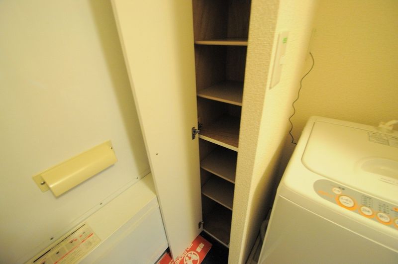 レオパレス南江戸 玄関