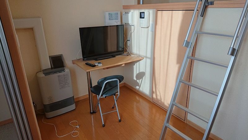 レオパレスソシア 居間