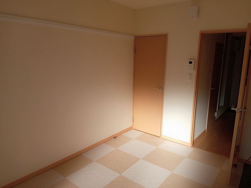 レオパレスサニーコート 居間
