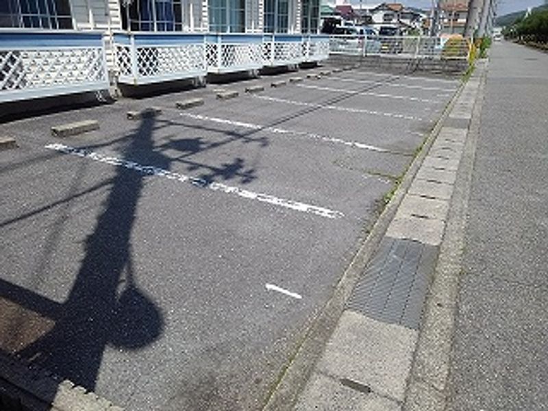 レオパレス宇佐崎Ⅰ 駐車場