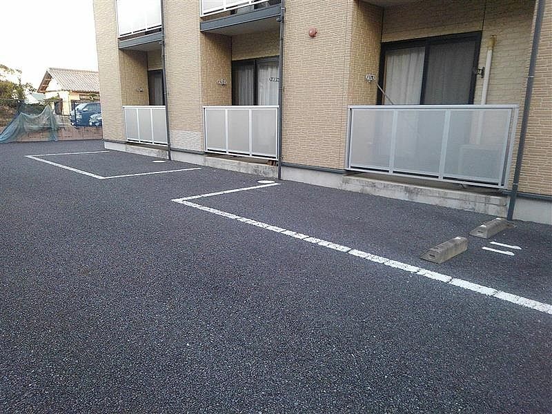 レオパレスアムール　ＩＷＡＯⅡ 駐車場