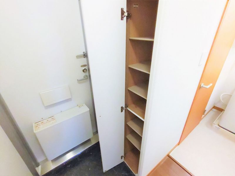 レオパレスフォーシーズン弐番館 玄関