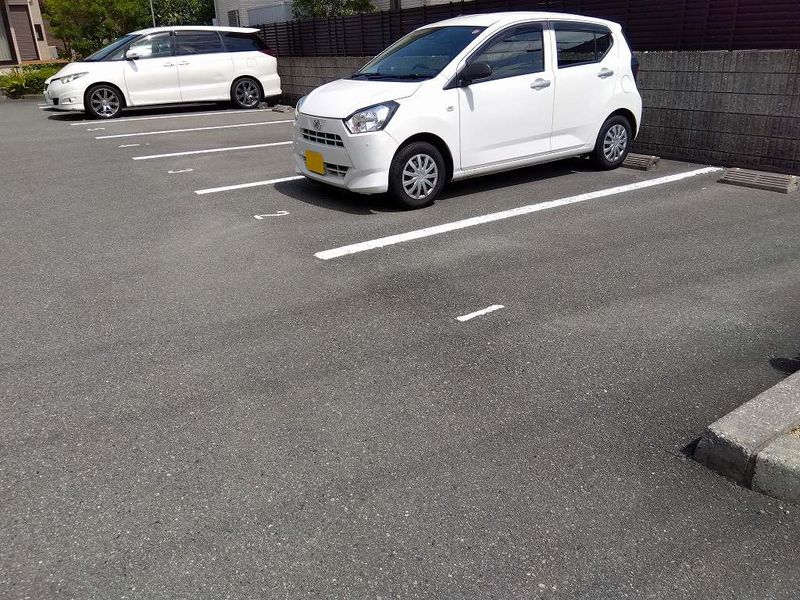 レオパレスＢｅ　Ｔｏｗｎ 駐車場