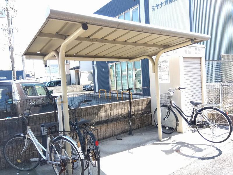 レオパレスＫＯＭＡＴＵＢＡＲＡ 共用部分