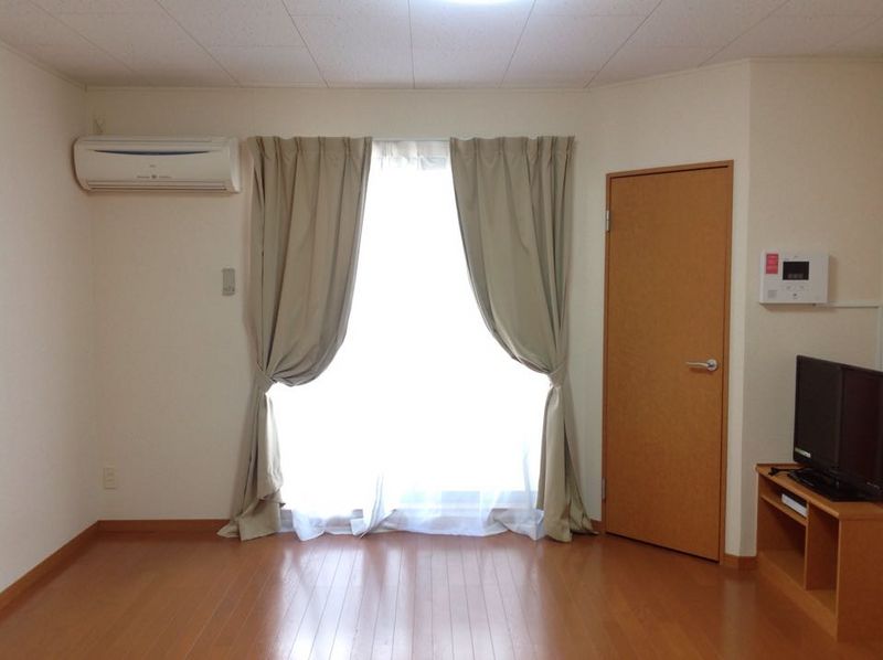 レオパレスコーポ弥生 寝室