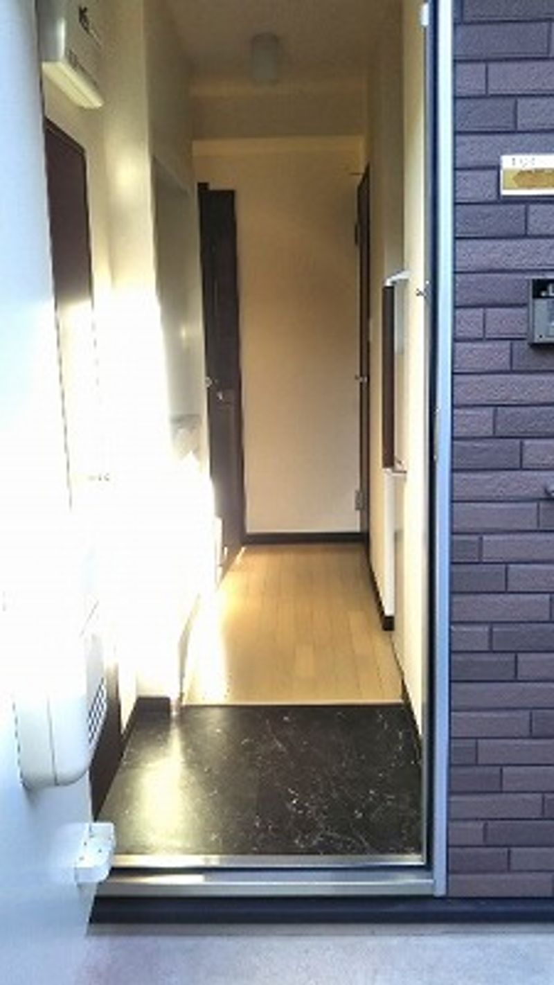レオネクスト南田原 玄関