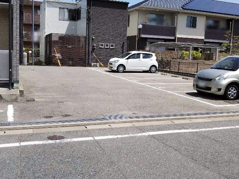 レオパレスとき 駐車場