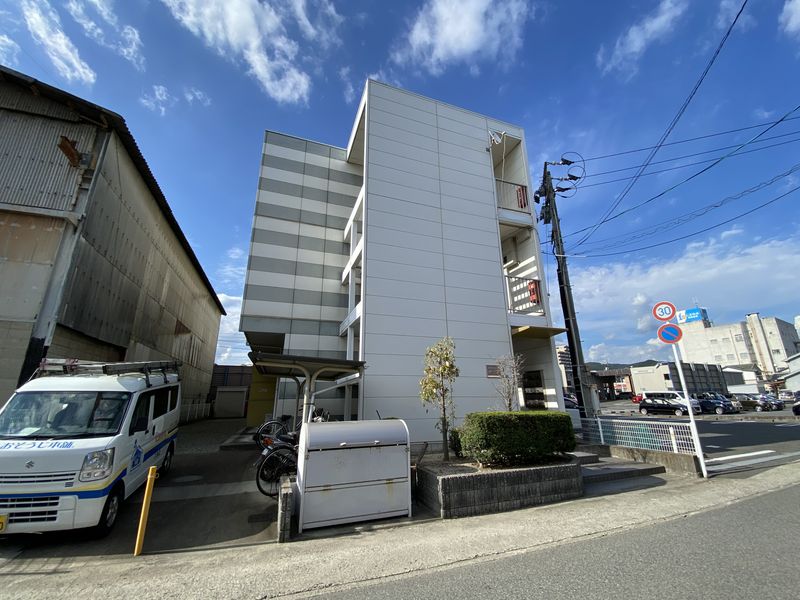 レオパレスカトレア 外観