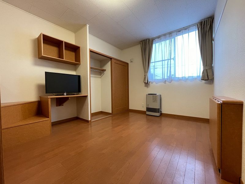 レオパレスライラックハウス 居間