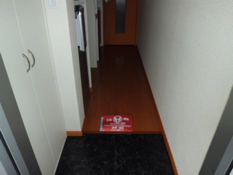 レオパレス正理 玄関