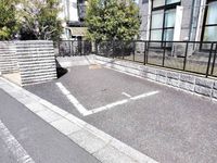 leopalace KAWASHI 주차장