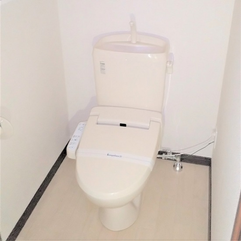 LEONEXT Sakura 3 Toilet