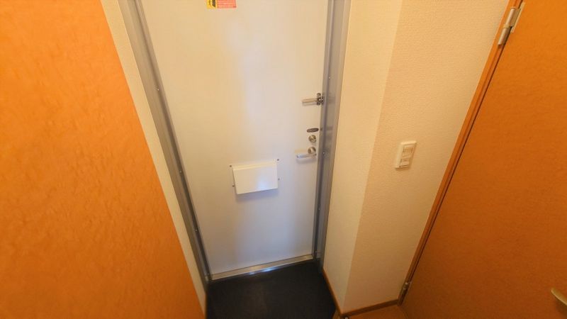 レオパレスチアーズ 玄関