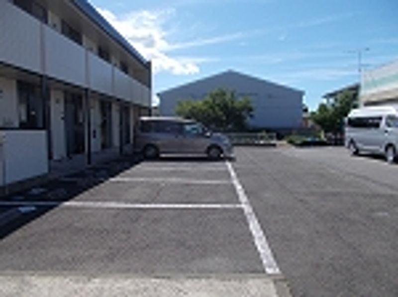レオパレスＰｅｏｐｌｅ 駐車場