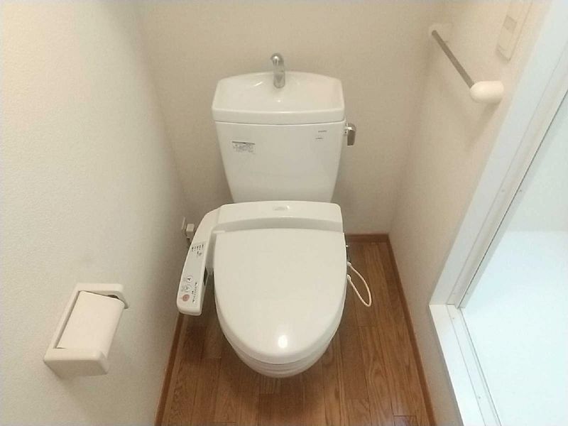 レオパレスカトレア トイレ