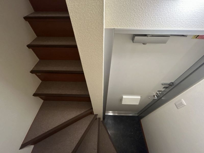 レオパレス西羽貫 玄関