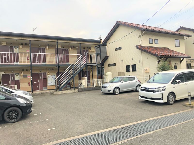 レオパレス華Ⅱ 駐車場