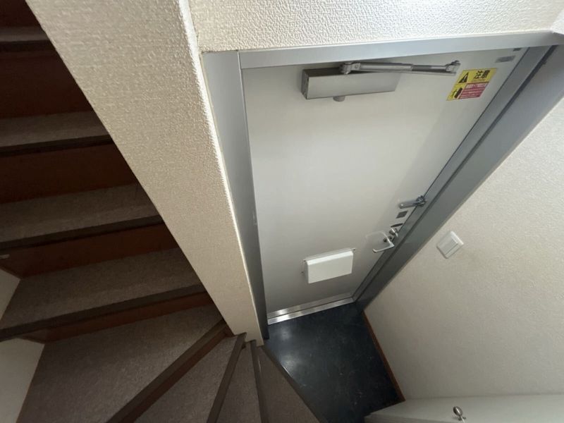 レオパレス西羽貫 玄関