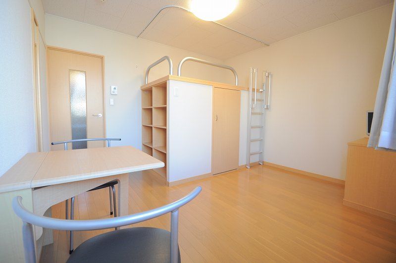 レオネクストパレス市場 居間