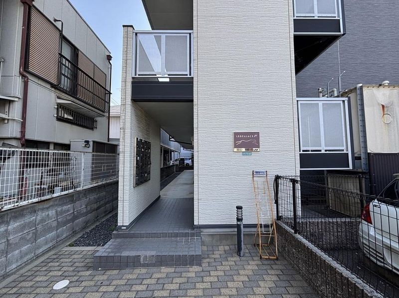 leopalace Deuxieme Naruo Entrance