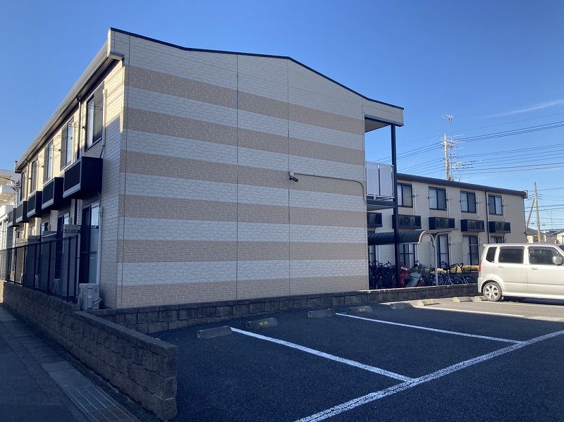 レオパレスセントラル壱番館 駐車場