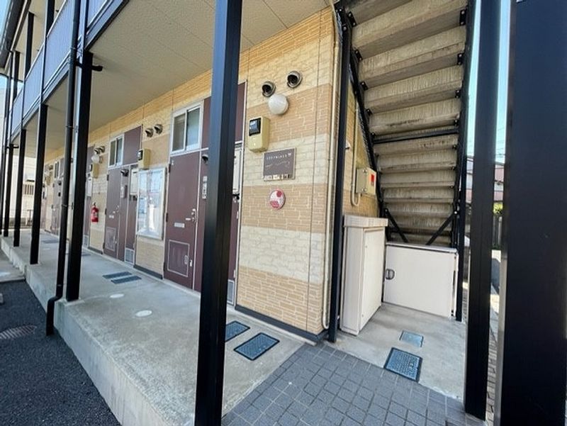 レオパレス市川の家 エントランス