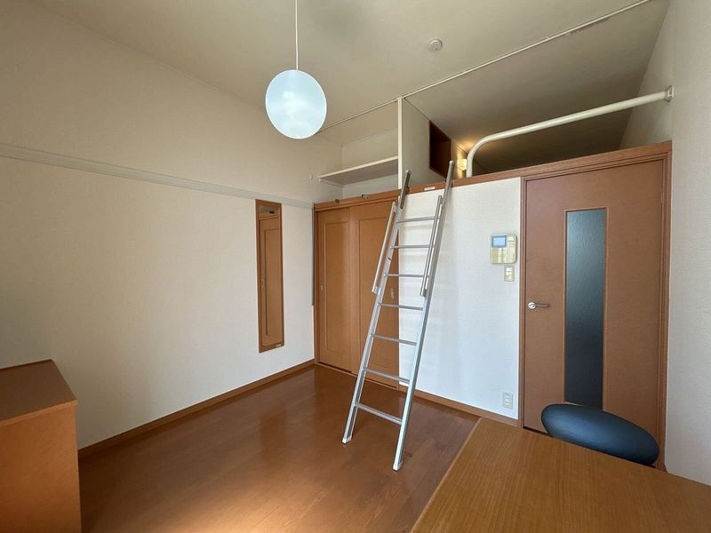 レオパレスコンフォートＳ 居間