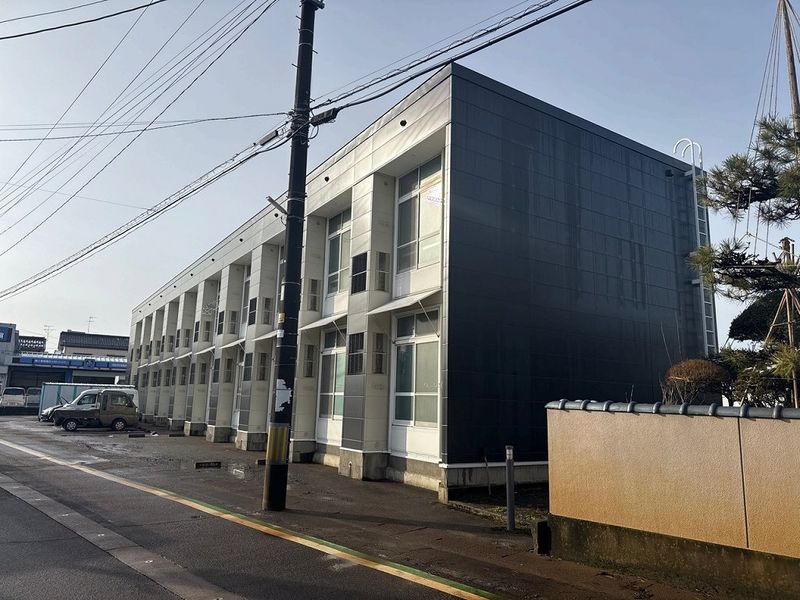 レオパレスアルファ 外観