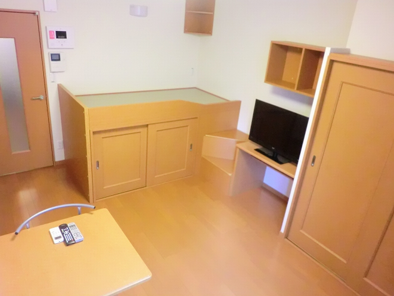 レオパレスコリーヌ 居間