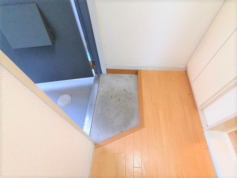 レオパレス太陽 玄関