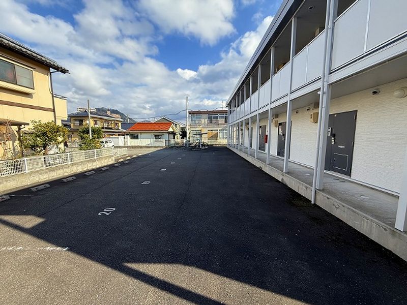 レオパレス翠山Ⅱ 駐車場