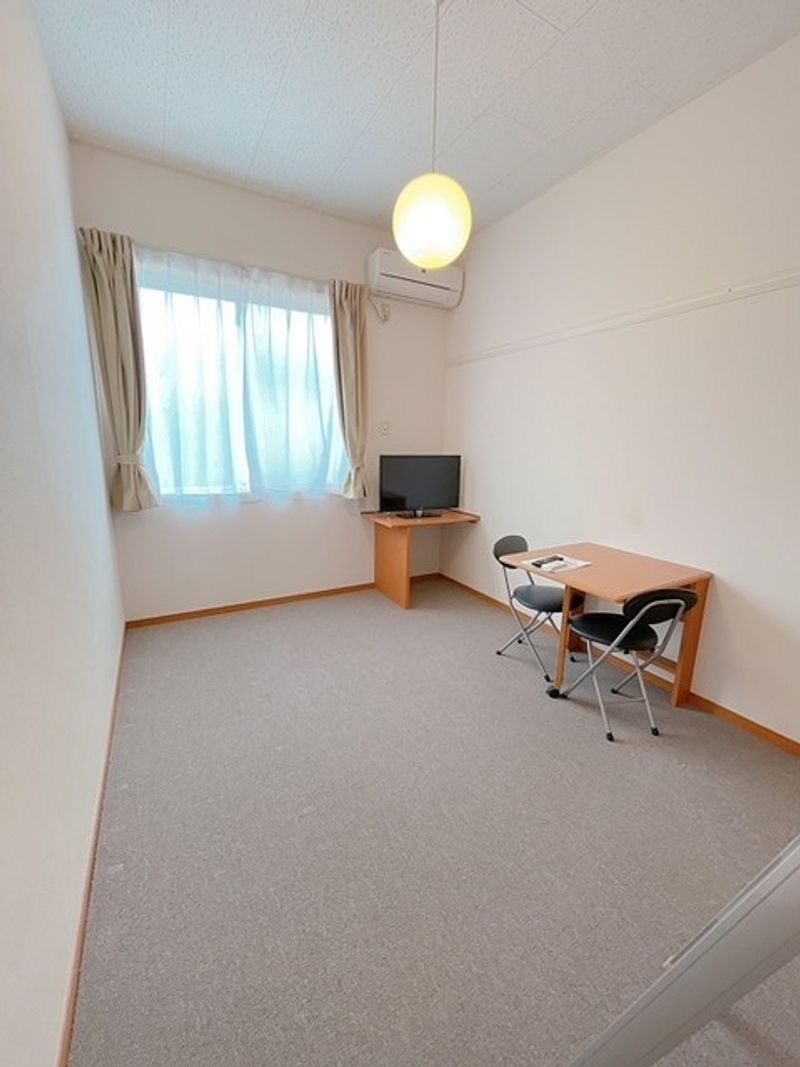 レオパレス九番町 居間