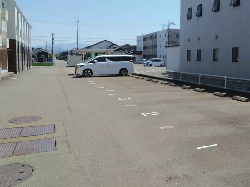 leopalace Premier II 停车场