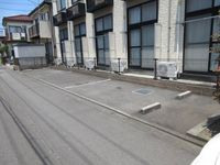 レオパレスジョイフル 駐車場