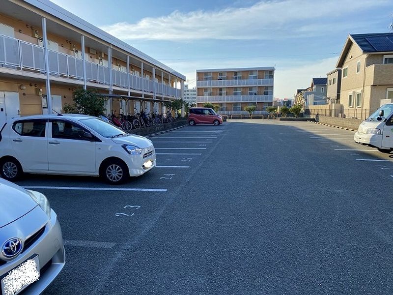 レオパレスいけざわＢ 駐車場