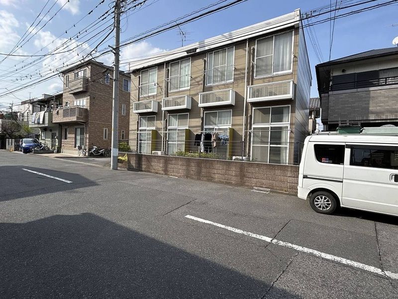 レオパレス明 外観