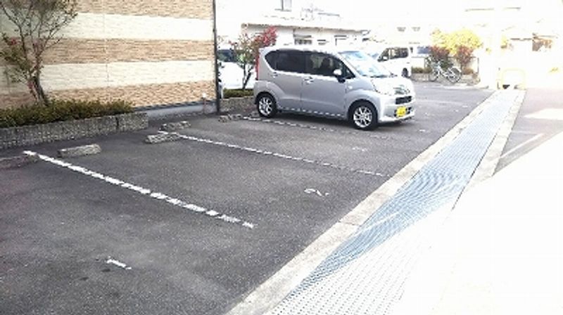 レオパレス馬田 駐車場