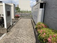 レオパレスグレイス　カーサ エントランス
