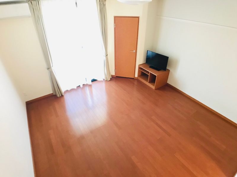 レオパレスルミエール 収納