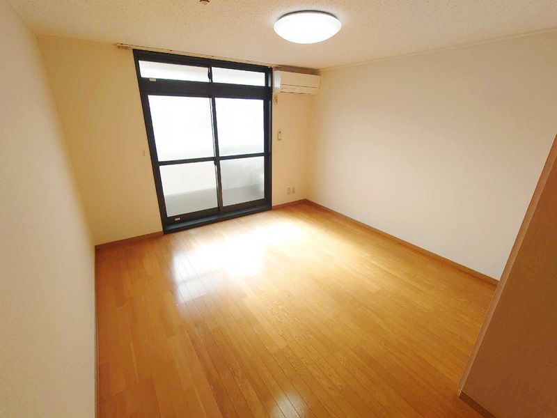 レオパレスビクトル 居間