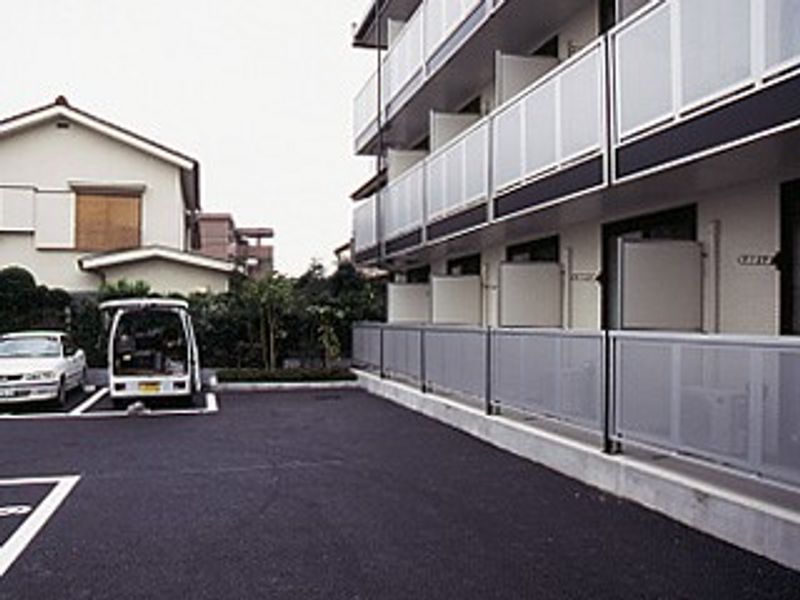 レオパレスエスペランサ野上 駐車場