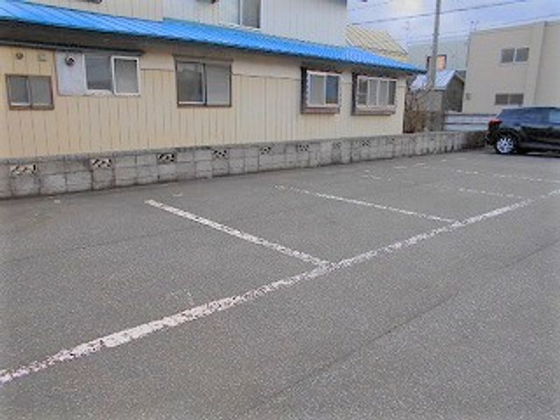 レオパレス野木和 駐車場