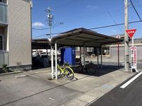 LEONEXT Morning Glory Parking lot