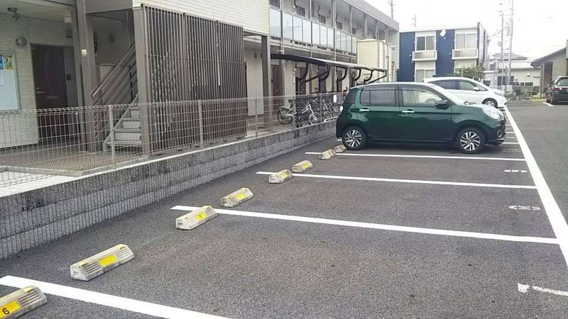 クレイノコルージャ 駐車場