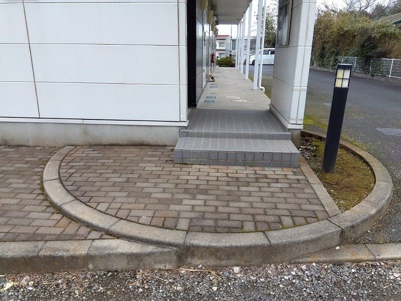 レオパレス花葉Ａ エントランス