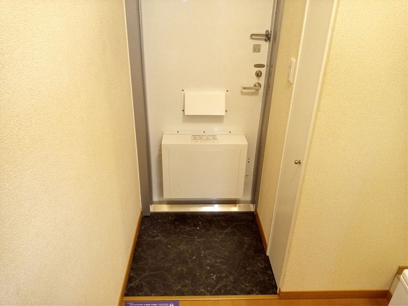 レオパレスミョウガイト 玄関