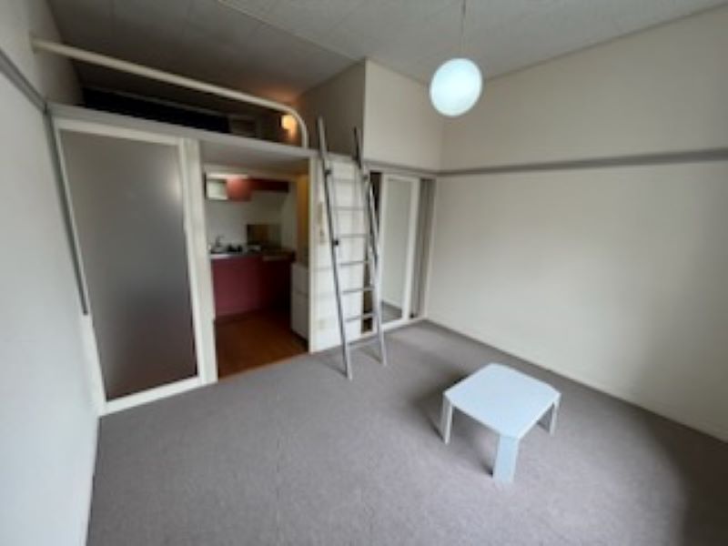レオパレスシャルマン 居間