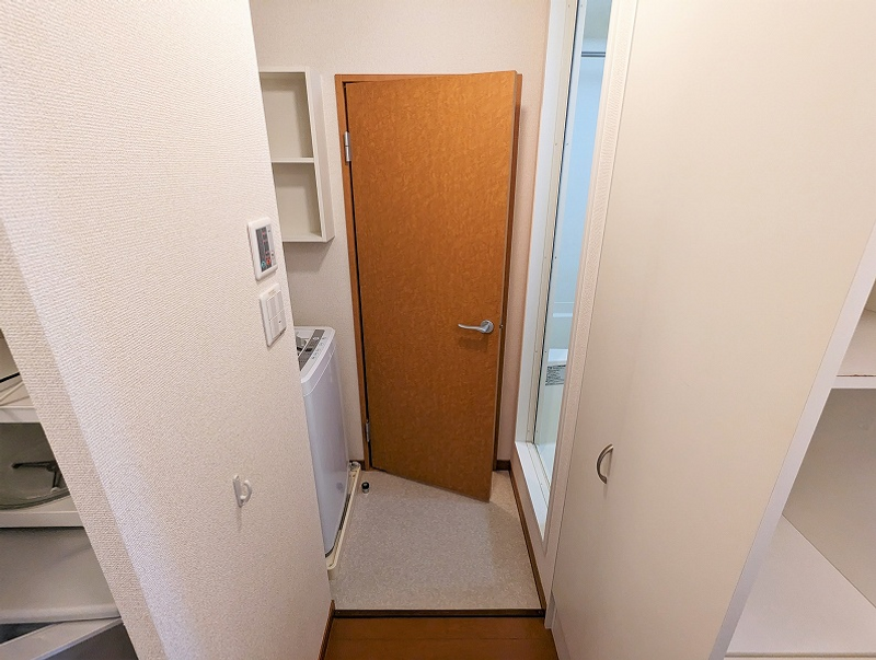 レオパレスレイソイス 洗面所